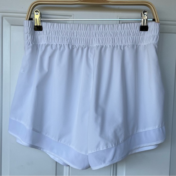 •Layer 8• Quick Dry with Compression Shorts Underneath - Size Large - Picture 6 of 7